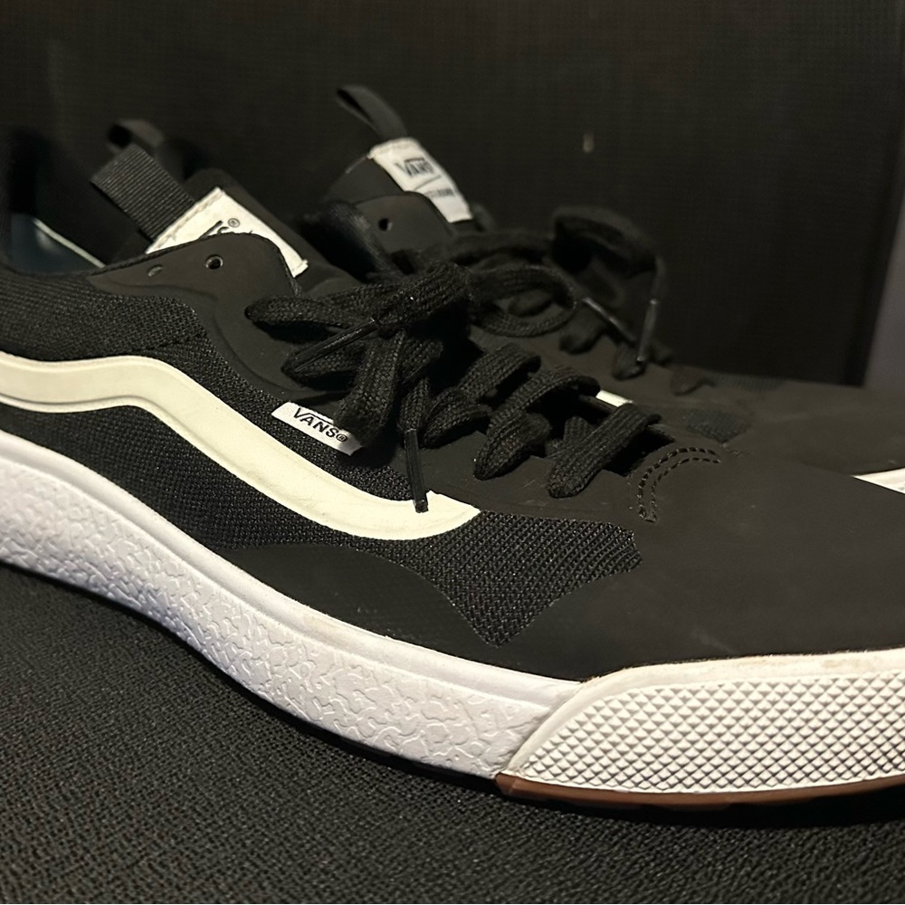 Vans Ultra Range Men's Shoes, size 11.5, black/white